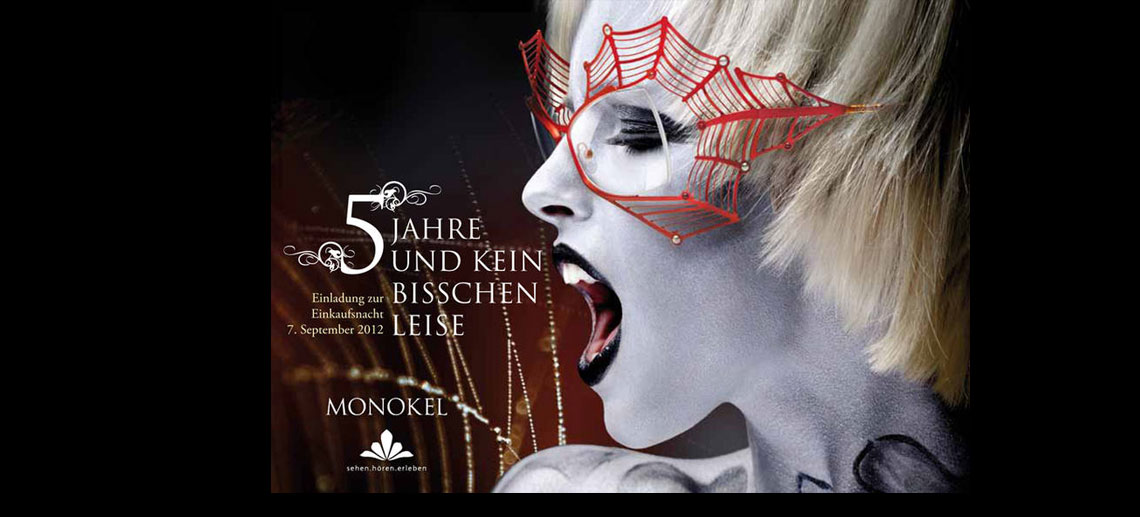 Das Bild zeigt eine Einladungskarte.