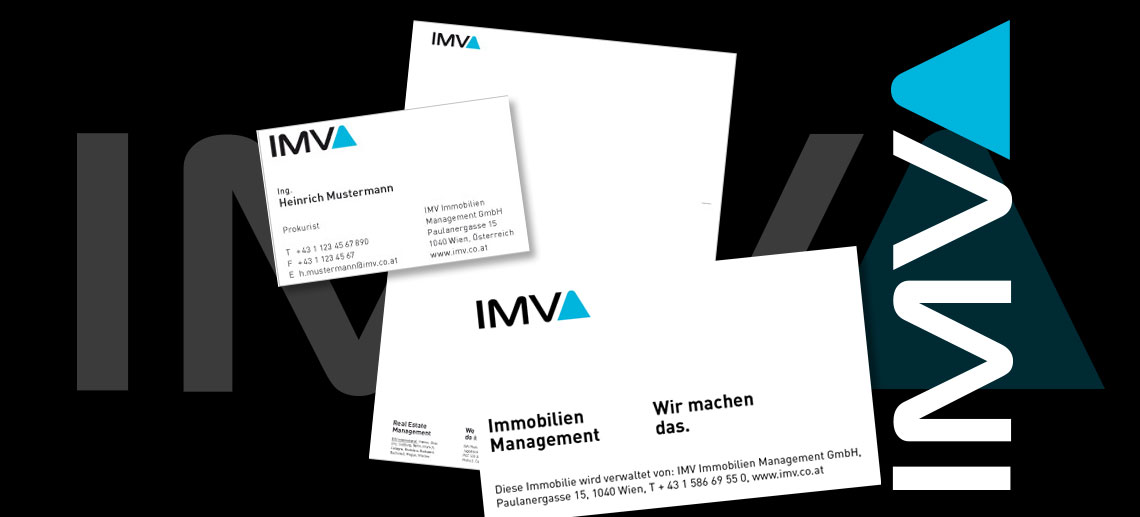 Das Bild zeigt verschiedene Druckwerke im Corporate Design des Kunden.